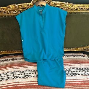 EUC - Figs - Top: Rafaela -XS : Bottom: Zamora (jogger) SP